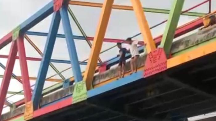 KRONOLOGI 2 Siswa SMA Tewas Usai Meloncat ke Sungai