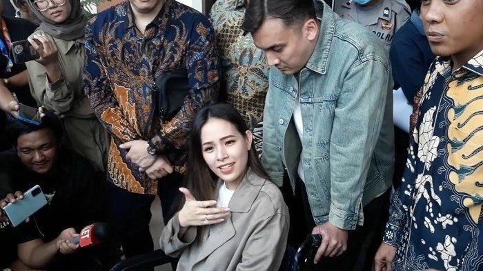 Lady Nayoan dan Rendy Kjaernett Akhirnya Sepakat Damai dan Rujuk