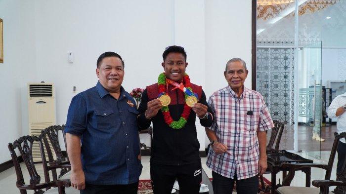 Raih Medali Emas untuk Indonesia di SEA Games 2023, Maizir Disambut Sekda dan Ketua KONI Riau