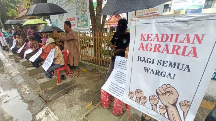Breaking News: Massa Gelar Aksi Semen Kaki di Depan Kantor BPN Riau Pekanbaru, Ini Tuntutannya