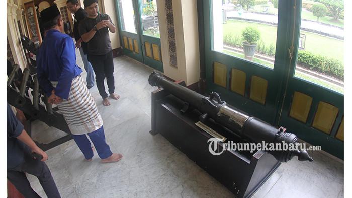 Bukan Hanya Tepak Sirih Peninggalan Sultan, Ternyata Meriam juga Pernah Dicuri di Istana Siak