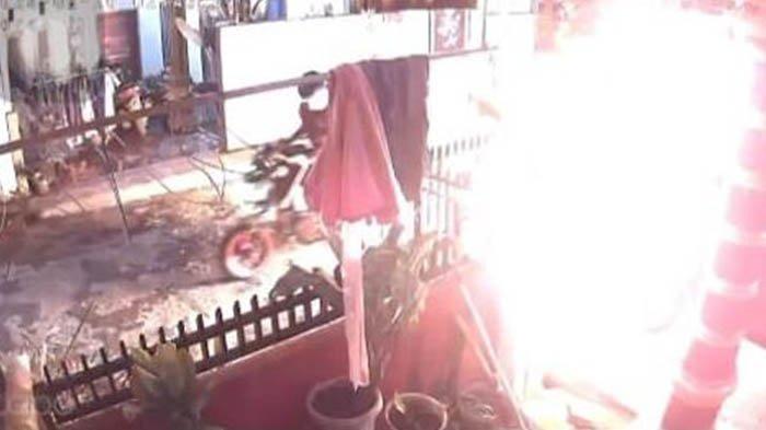 Mobil Warga Pangkalan Kerinci Diduga Dibakar OTK di Rumah, Polres Pelalawan Riau Buru Pelakunya