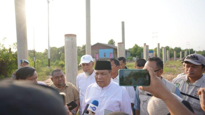 Pj Gubernur Riau Tinjau Jembatan Duplikat Sungai Masjid Kota Dumai, Sebut Selesai Tahun Ini