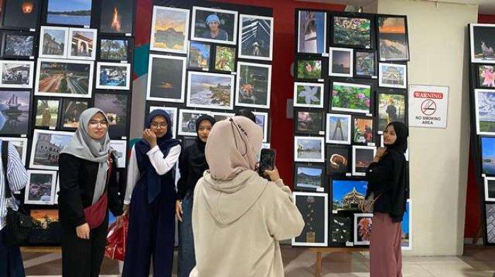 Mahasiswa UIN Suska Riau dan UIR Unjuk Karya di Pekanbaru Xchange, Pajang 260 Foto dan Desain Grafis