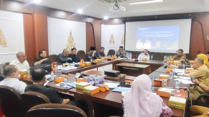 Pansus DPRD Pekanbaru Bahas Ranperda Penanaman Modal dan Investasi Bersama OPD dan Tenaga Ahli