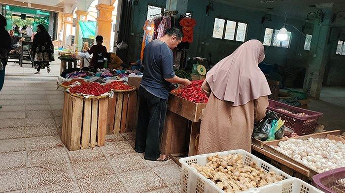 Cabai Merah dan Ayam Potong Mulai Merangkak Naik Jelang Natal di Pasar Terubuk Bengkalis