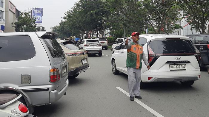 Dishub Pekanbaru Ingatkan Pengelola Parkir Tepi Jalan, Penuhi Standar dan Tak Sebabkan Macet