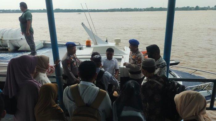 Penumpang Kapal di Pelabuhan Inhil Riau Juga Jadi Sasaran Sosialisasi Pilkada Damai