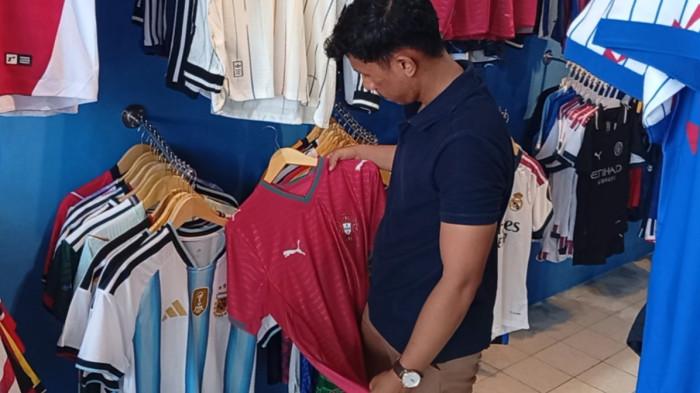 Jelang Pembukaan Piala Dunia 2026: Ini Jersey Paling Banyak Dicari Penggemar Bola di Pekanbaru