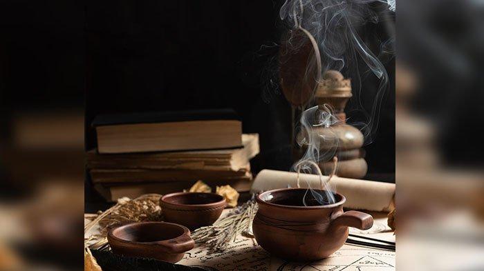 Ada Warga yang Sakit Mendadak , Isu Dukun Santet Langsung Menyebar , Pria ini Akhirnya Diusir