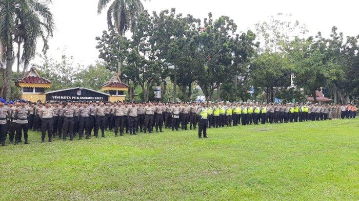 Ribuan Personel Gabungan Kawal Malam Pergantian Tahun 2024 di Pekanbaru