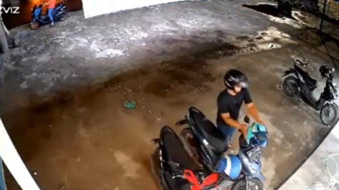 Spesialis Curanmor Terekam CCTV di Pekanbaru, Dalam Hitungan Detik Bawa Kabur Motor Korban