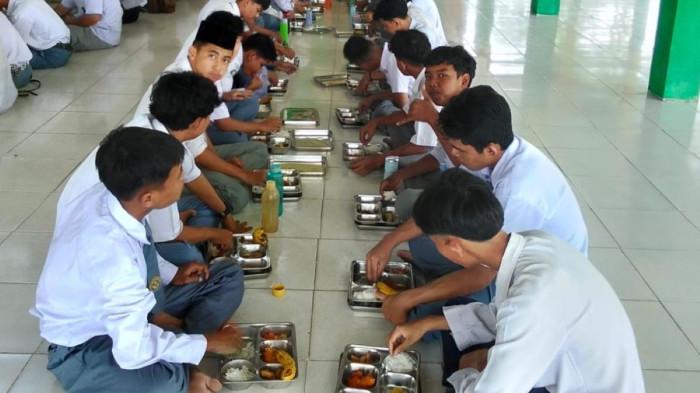MBG di Riau Sudah Layani 586 Ribu Siswa, BGN Kejar Target 667 Dapur Gizi