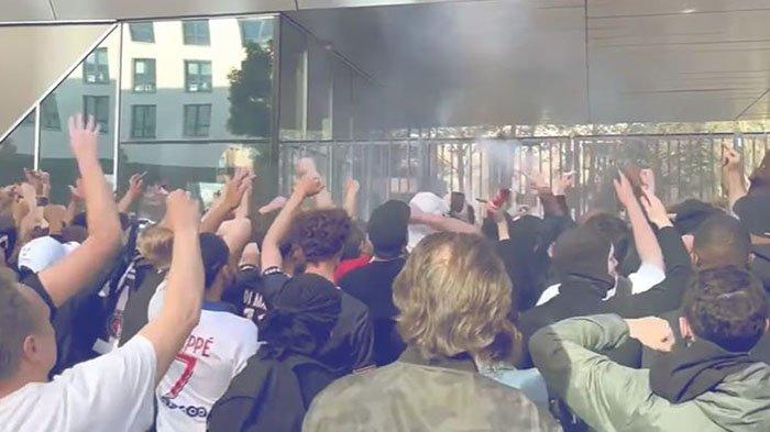 Inilah Tiga Pemain PSG yang jadi Target ' Pengusiran ' Seratuan Fans Marah yang Turun ke Jalan