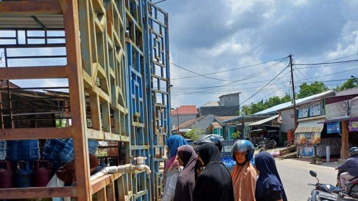 Warga Mengeluh Elpiji 3 Kg Langka di Pangkalan Kerinci, Diskoperindag Pelalawan Cek ke Pangkalan