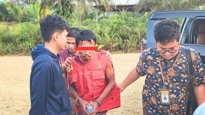 Tim Tabur Kejari Kuansing Ringkus DPO Kejari Asahan di Pelalawan Saat Nyenyak Tidur