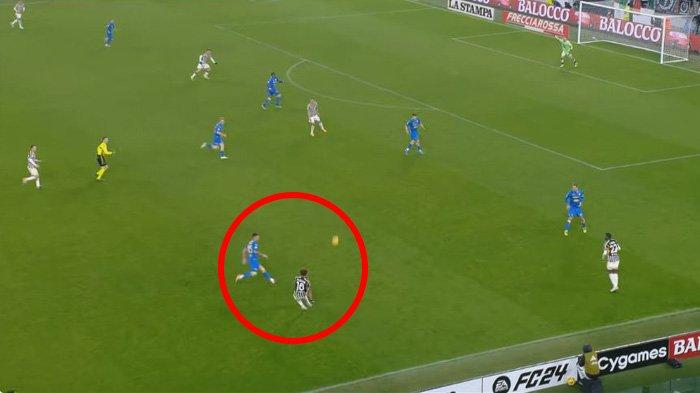 Dua Umpan Cerdas Pemain Tengah Juventus Weston McKennie yang Tak Disadari Bek Frosinone