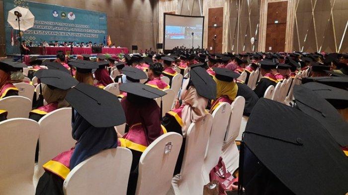 Mahfud MD Berikan Nasehat Bagi Lulusan Universitas Pahlawan Tuanku Tambusai