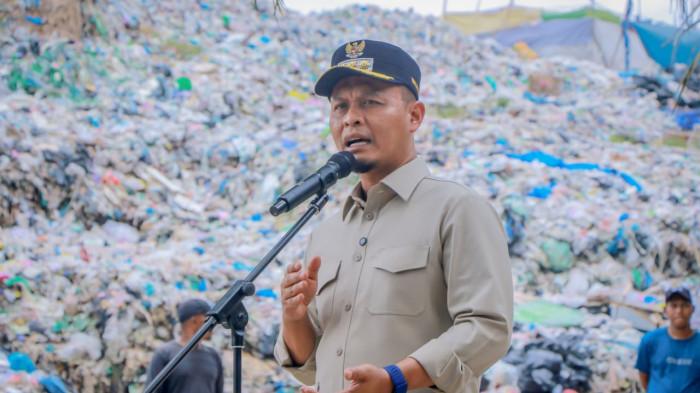 Walikota Pekanbaru Ajak Camat dan Lurah Berkomitmen Dalam Upaya Pengendalian Sampah