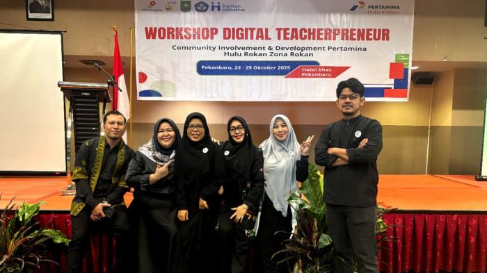Dosen dan Mahasiswa S3 Sains Manajemen UIR Inisiasi Workshop Digital Teacherpreneurship untuk Guru