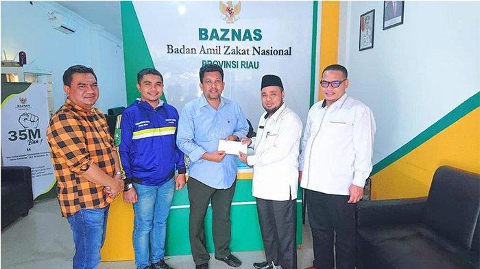UPZ Karang Taruna Riau Setorkan Rp10 Juta Hasil Pengumpulan Zakat, Infak dan Sedekah ke Baznas Riau