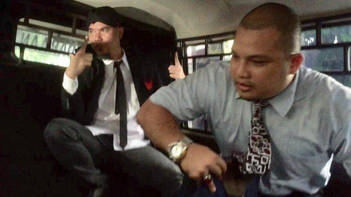 Ahmad Dhani Divonis Penjara, Langsung Dibawa Masuk ke Mobil Tahanan, Sempat Minta Difoto