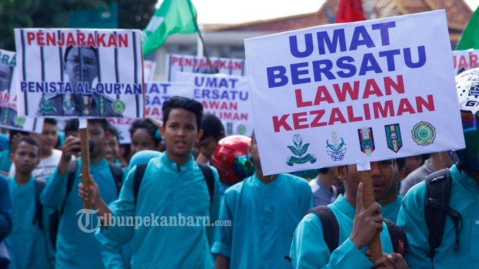 FOTO : Aksi Bela Islam III di Pekanbaru - aksi-bela-islam-iii-di-pekanbaru_20161202_184508.jpg