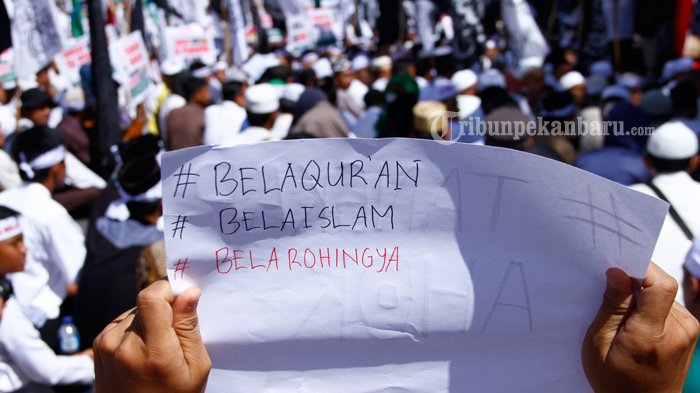 FOTO : Aksi Bela Islam III di Pekanbaru - aksi-bela-islam-iii-di-pekanbaru_20161202_184515.jpg