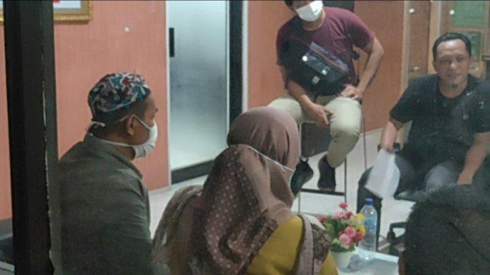 Alasan Lagi Pijit, Tapi Pakaian Mereka Cuma Dalaman, Si Duda dan Gadis Akhirnya Diperlakukan Begini