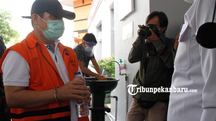 JPU KPK Bacakan Replik Grativikasi Puluhan Miliar Amril Mukminin, Sebut Rekening Penerima Transfer