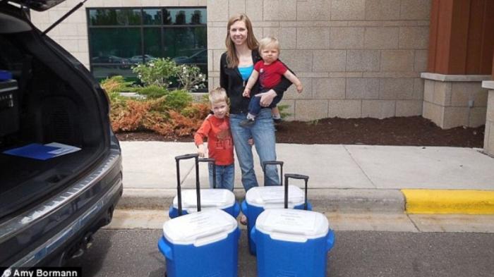 Wanita Ini Sumbangkan 109 Liter Air Susu Ibu