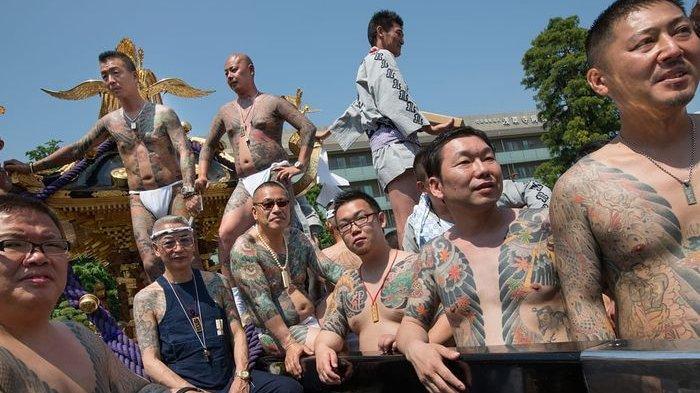 Terkenal KEJAM dan Sadis, Gengster Yakuza Ternyata Jadi yang Pertama Bantu Korban Tsunami 2011