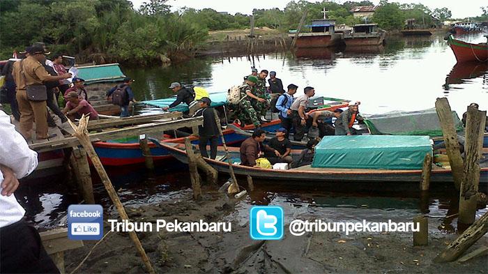 FOTO: Pendistribusian Logistik Pilkada 2015 ke Kelurahan Batu Tritip - antar-logistik-pilkada-dumai_20151209_001713.jpg