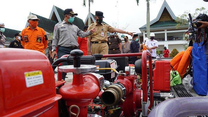 Jangan Sampai Banjir Terulang di Tualang,Pj Bupati Siak Pimpin Gelar Pasukan Tanggap Darurat Bencana