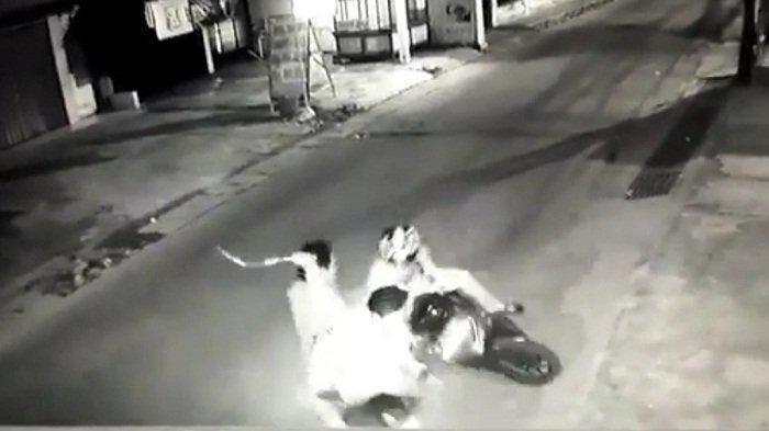 Apes Ternyata yang Dibegal Pria ini Istrinya, Korban: Ya Allah! pria misterius Itu suamiku sendiri