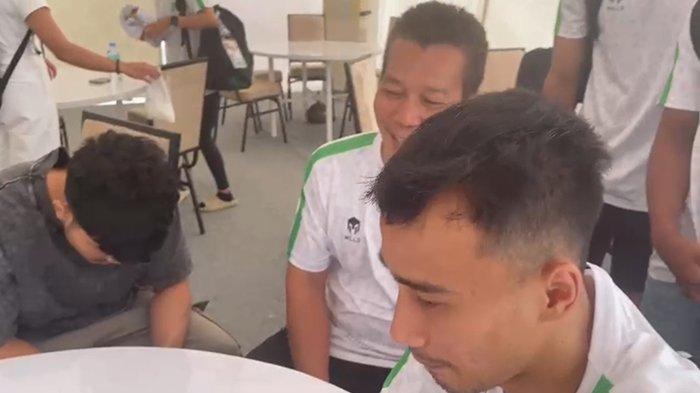Berikan Semangat, Pj Gubri Rahman Hadi Video Call dengan Pesenam Riau Usai Dapat Emas di PON 2024