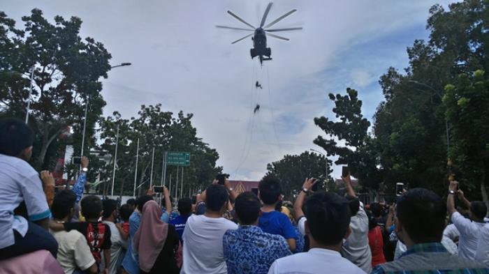 Keren! Atraksi Repling Paskhas 462 Pulanggeni Pukau Warga Pekanbaru