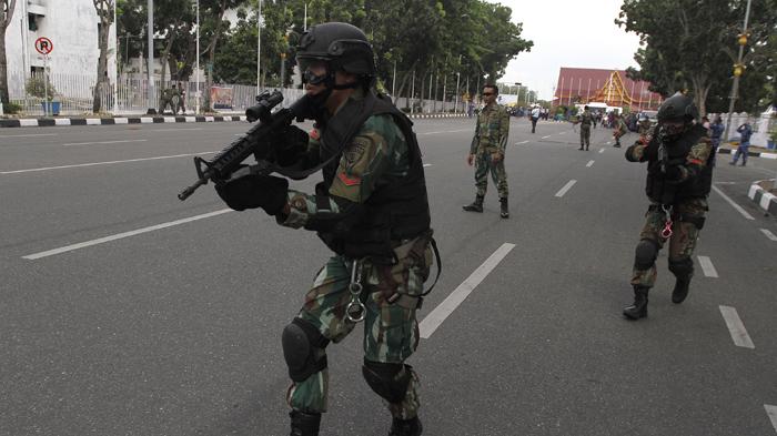 FOTO: Atraksi Paskhas AU - atraksi-taruna-taruni-aau-ok_20161029_072600.jpg