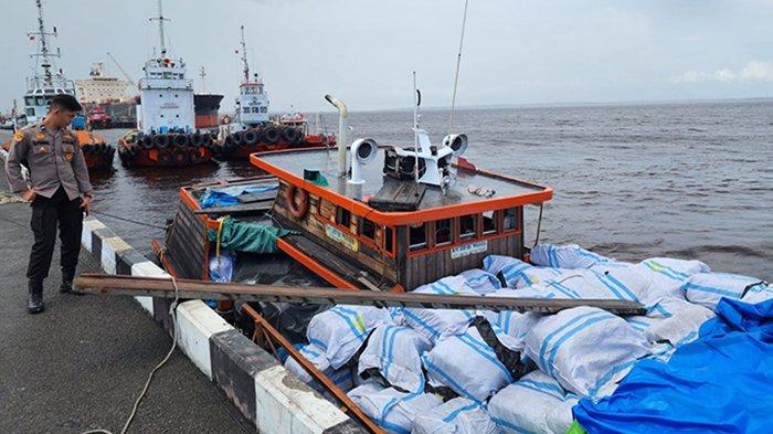 Begini Modus Penyelundupan Ballpress 700 Koli yang Berhasil Diamankan TN AL Dumai