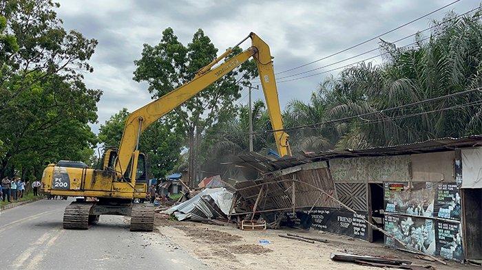 'Kami Tak Punya Tempat Tinggal Lagi, Warga Terdampak Pembongkaran di Pekanbaru Diberi Waktu Relokasi