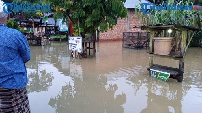 PARAH, Banjir di Kecamatan Inuman Kuansing Riau, Warga Mengungsi dan Buat Dapur Umum