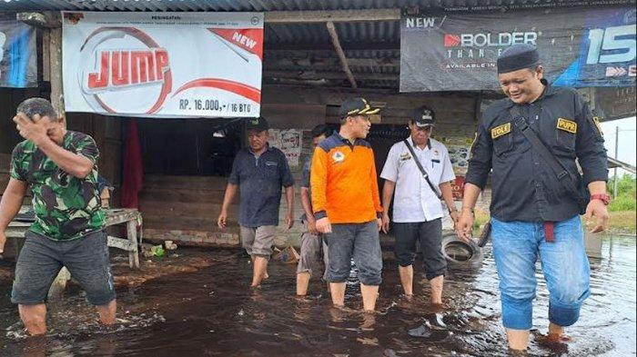 Rumah dan Kebun Warga Terendam Air Hampir 2 Pekan, Banjir di Siak Kecil Akibat Parit Tersumbat