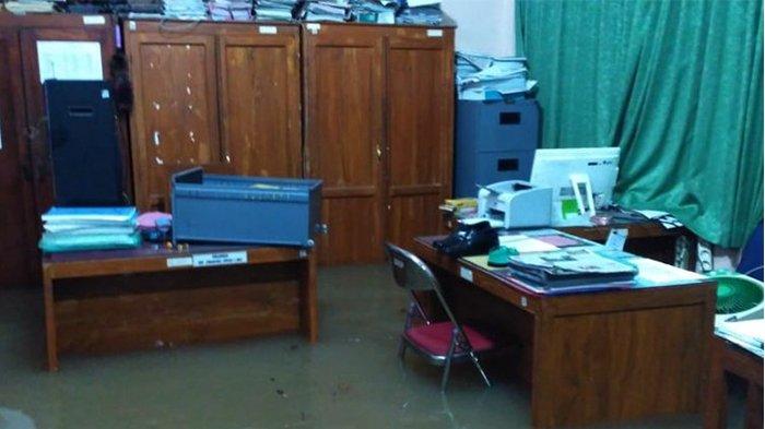 Ketinggian Air Capai 1,5 Meter, Banjir Terjang 6 Kecamatan di Kabupaten Gunungkidul Yogyakarta