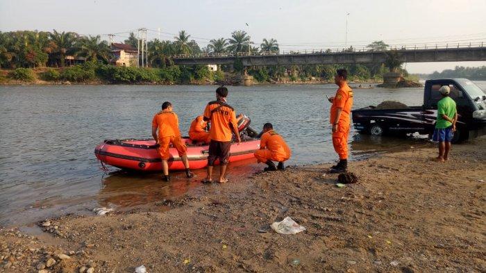 Cari 2 Pria yang Hilang, Tim Basarnas Pekanbaru Susuri Sungai Sejauh 4 Kilometer