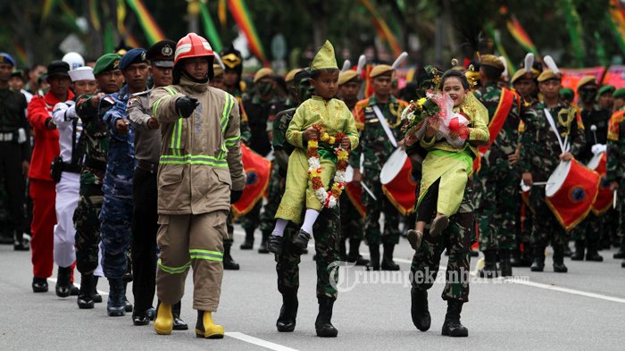 FOTO : Aksi Bela Diri dan Kesenian Warnai Sertjab Dandrem 031/WB Pekanbaru - bela-diri-dan-kesenian-sertijab-danrem_20170302_135510.jpg