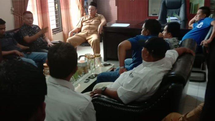 Sekelompok Orang Datangi Kantor DLHK Pekanbaru, Tuntut Dapat Kewenangan Kutip Retribusi Sampah