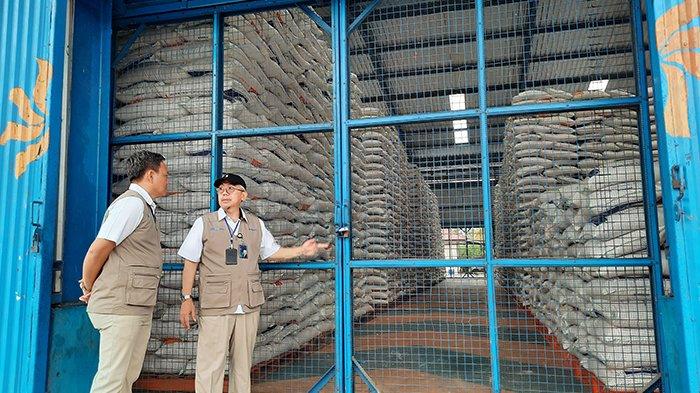 4900 Ton Beras Impor Kembali Masuk Melalui Pelabuhan Dumai