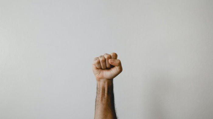 Gara-gara Kotoran Anjing, Atlet Jago Bela Diri Pukul Wajah Tetangganya dan Langsung Tewas