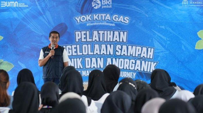 Sambut World Clean Up Day, BRI Gelar Pelatihan Pengelolaan Sampah & Hadirkan Mesin RVM di Mandalika