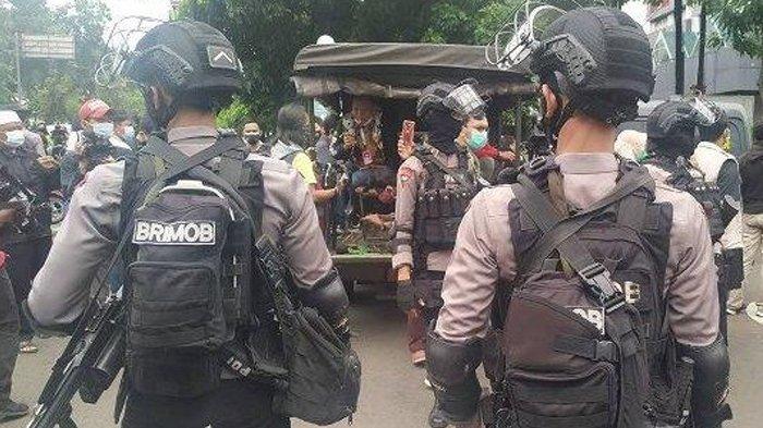 Brimob Kawal Jenazah Syekh Ali Jaber, Jenazah Syekh Ali Jaber Sampai di Rumah Duka